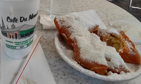 Cafe Du Monde signature dishes Beignets
Café au Lait
Iced Coffee